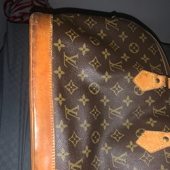 Louis Vuitton Bag - Picture 4 of 16